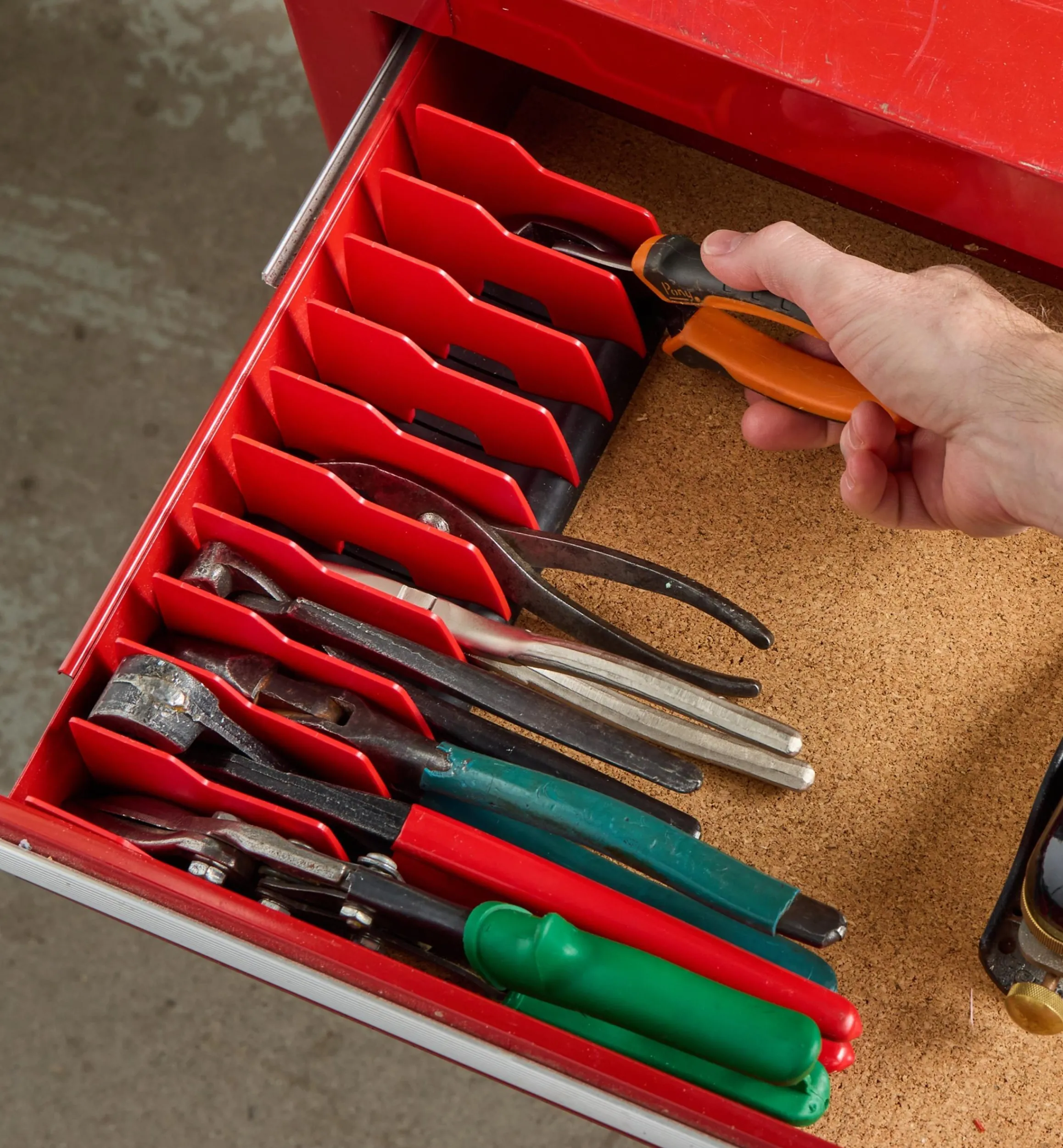 Workshop>Lee Valley 10-Pliers Organizer